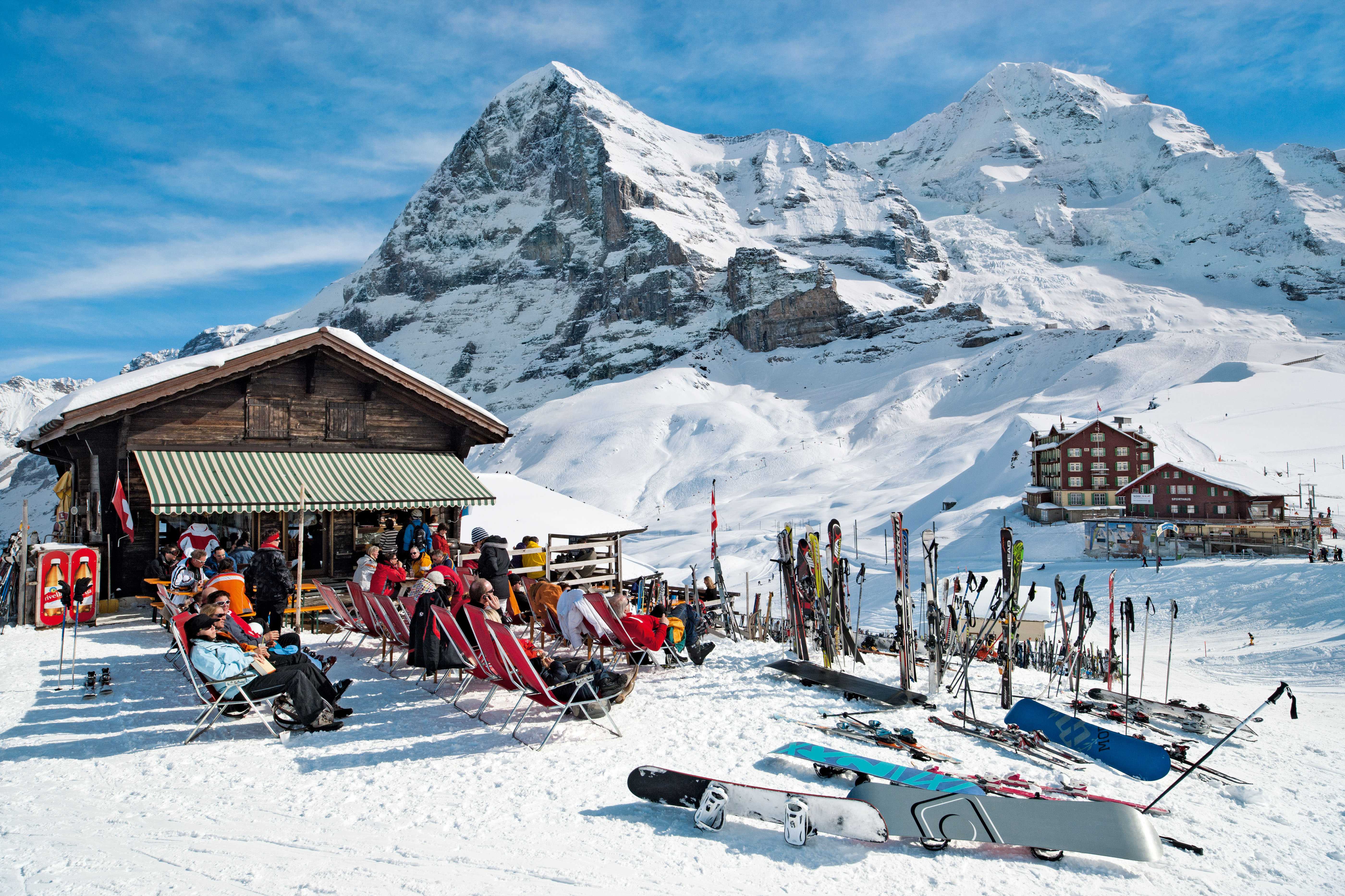 Виды горнолыжного курорта. Швейцария Альпы горнолыжные курорты. Церматт Швейцария горнолыжный курорт. Швейцария Гриндельвальд Венген. Венген Швейцария горнолыжный курорт.