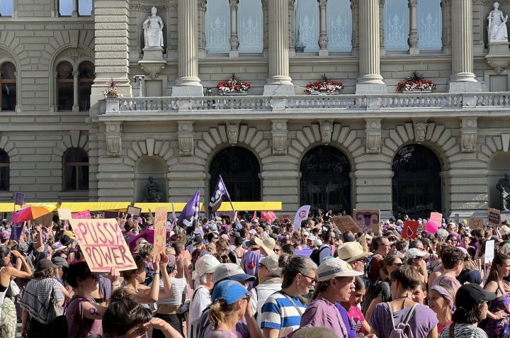 Окончание акции на Федеральной площади в Берне