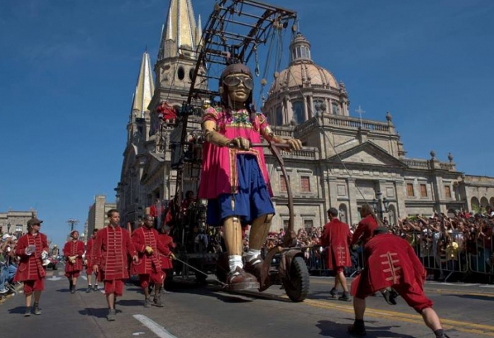 Уличный театр Royal de luxe в Женеве